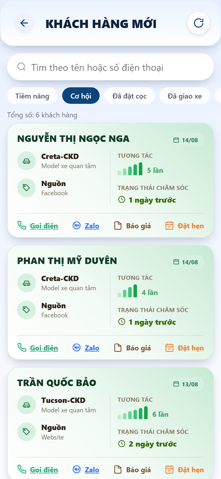 Trên điện thoại, danh sách khách Cơ hội kèm số lần đã tương tác với từng người