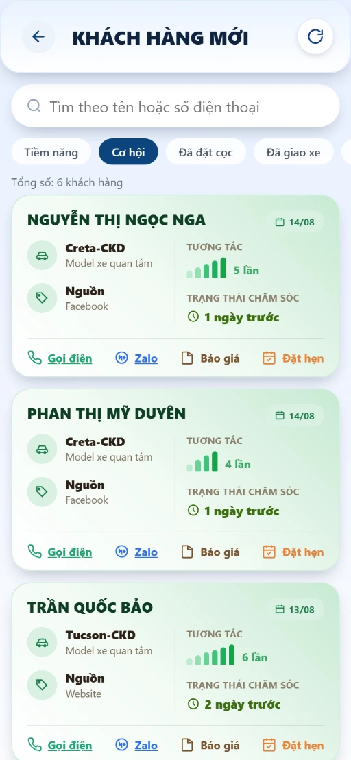 Trên điện thoại, danh sách khách Cơ hội kèm số lần đã tương tác với từng người